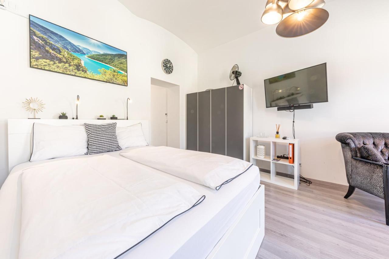 Apartament Der Mann! Tolle Mit Zentraler U-bahn!